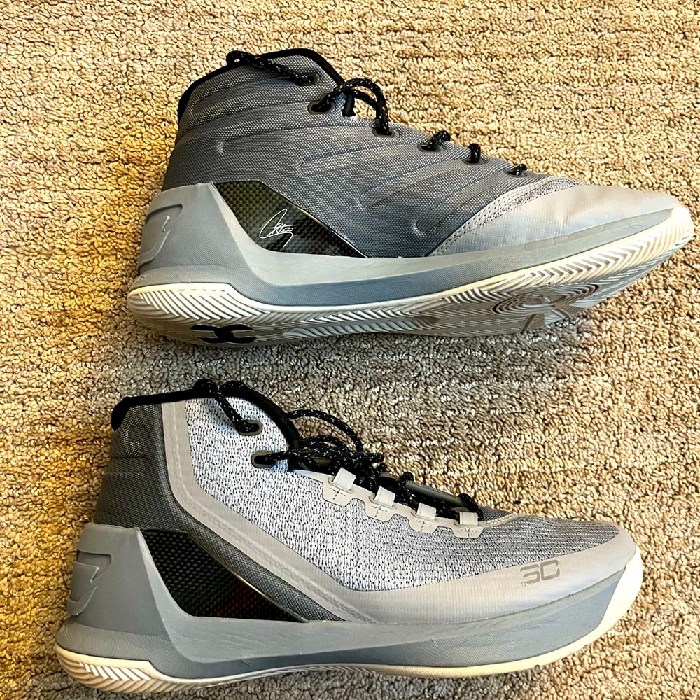 Curry 3 Basketball Shoe